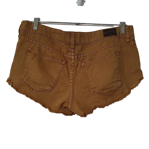 BDG Urban Outfitters Low Rise Dolphin Distressed shorts Size 27 - Picture 2 of 5